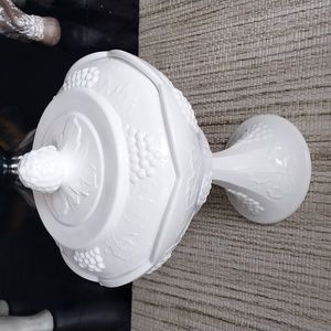 Vintage  Indiana Colony Milk Glass bowl.